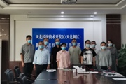 第七师胡杨河市总工会慰问师市驻天北新区前方工作组