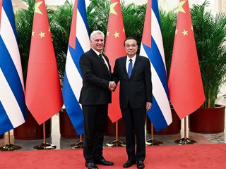 李克强会见古共中央第一书记、古巴国家主席迪亚斯-卡内尔
