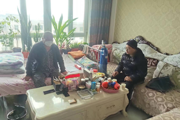 127团分局春节前夕走访慰问退休干部