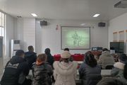 天北经开区毓秀里社区开展返乡大学生民族团结教育活动