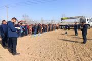 师市在一三〇团召开大豆播种机展示交流观摩现场会