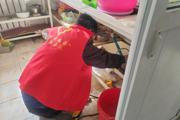 一三〇团共青路社区：关爱独居老人 我们在行动