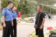 师市精细化市容管理让流动商贩快乐“安家”