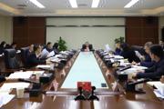 七师胡杨河市行政常务会议强调：扎实推进各项工作取得实绩实效