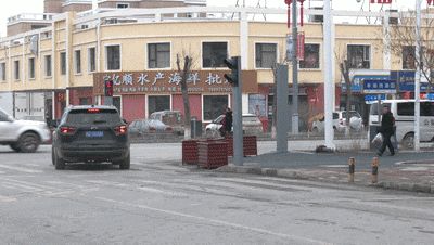 704d07b0a6ab4c99bff33a52eb5b375d.gif