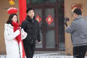 “胡杨融媒”直播助力师市2024年年货节   