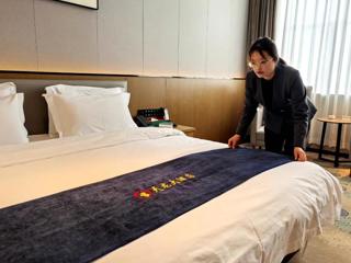 七师胡杨河市：三产服务业活力足 点燃高质量发展“新引擎”