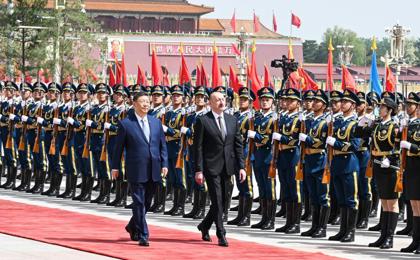 习近平同阿塞拜疆总统阿利耶夫会谈