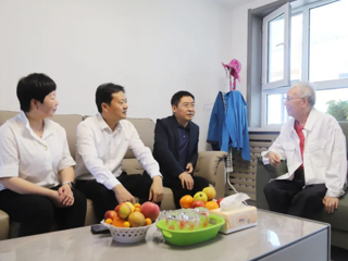 中国作家协会中华文学基金会考察七师胡杨河市中国“文学之乡”创建工作