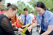 【党旗映天山主题党日活动】这个端午不一般，“法治粽”包出检民团结情