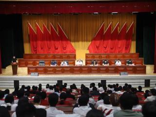 七师胡杨河市欢送离岗大学生西部计划志愿者