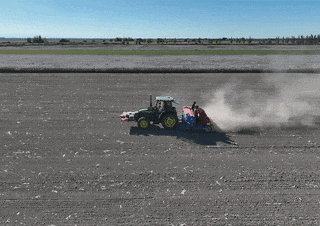 七师胡杨河市25万亩冬小麦播种工作有序推进