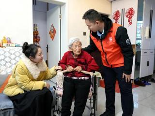 四中全会精神在基层丨七师胡杨河市：政务服务彰显为民温度