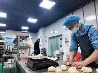 七师胡杨河市：“放管服”春风送暖 小作坊活力迸发