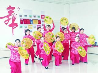 舞蹈、书画、手工课……七师胡杨河市居民家门口的“文化盛宴”真热闹！